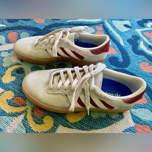 BRAND NEW: Adidas Cream and Burgundy Casual Shoes